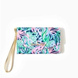 Lilly Pulitzer Baylen Phone Wrislet